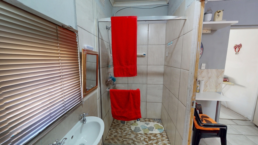 7 Bedroom Property for Sale in Sunbird Park Western Cape